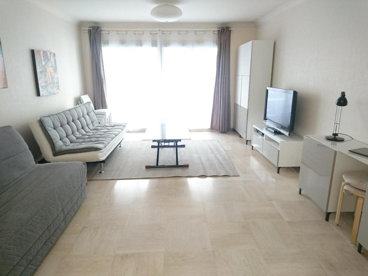 One-Bedroom Apartment Near The Beach And The Old Town Antibes Bagian luar foto